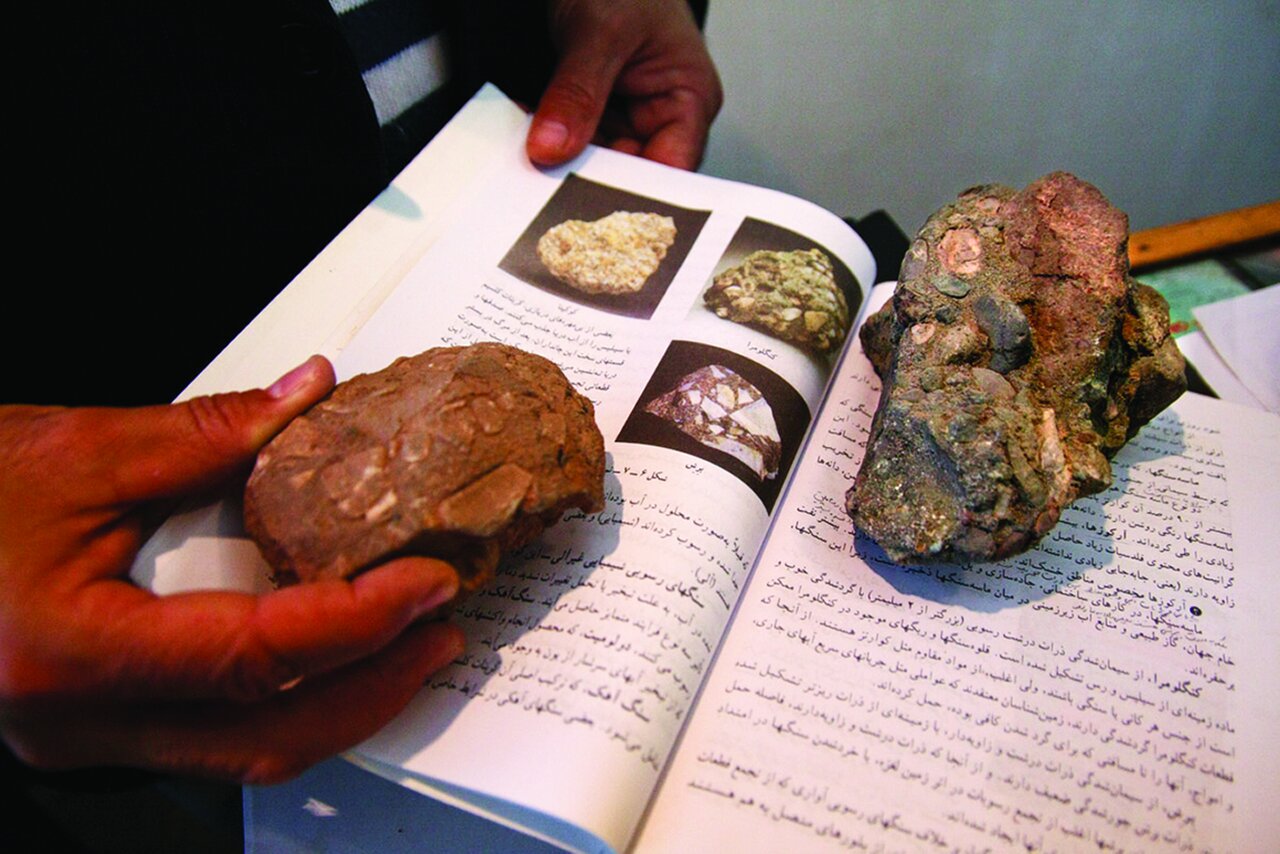 مردی که همه کوههای ایران را به خانه خود برد