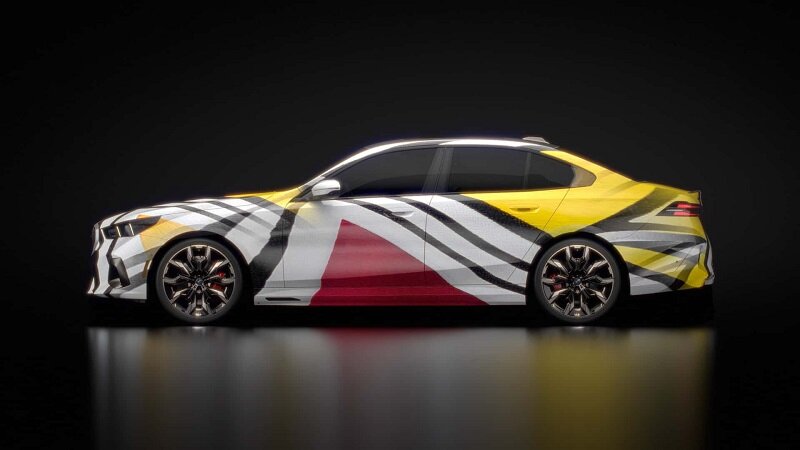 تصاویر | بیامو نمایشگاه بوم هوش مصنوعی برگزار کرد | نمایش انیمشنهای هوش مصنوعی روی BMW i5