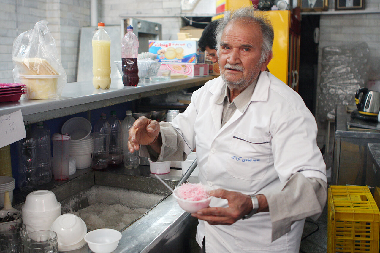 حاجاصغر چطور با رشته فالوده قلب پیوند میزد؟