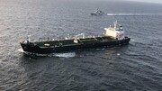 توقیف یک‌ نفتکش با پرچم ایران | نفتکش ایرانی هنگام انتقال نفت به کشتی دیگری شناسایی شد!