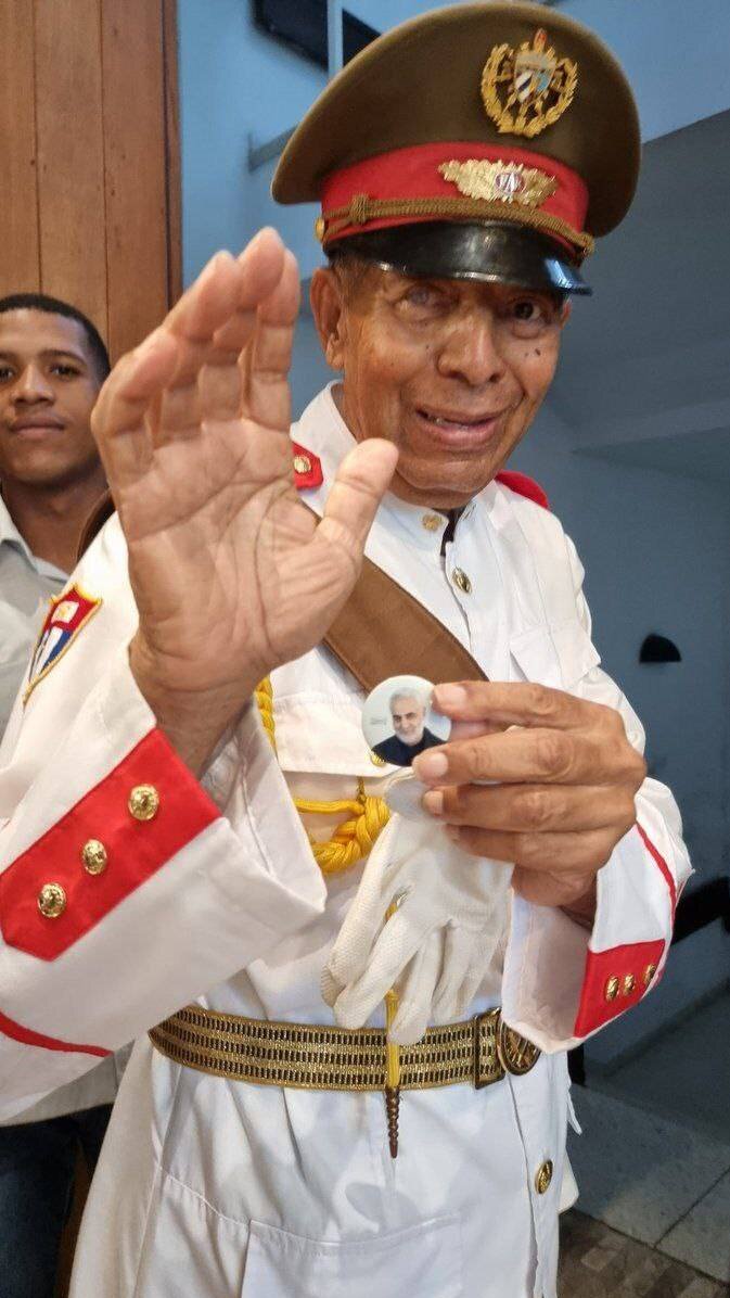 عکس | حرکت معنادار ژنرال کوبایی در حضور رئیسی