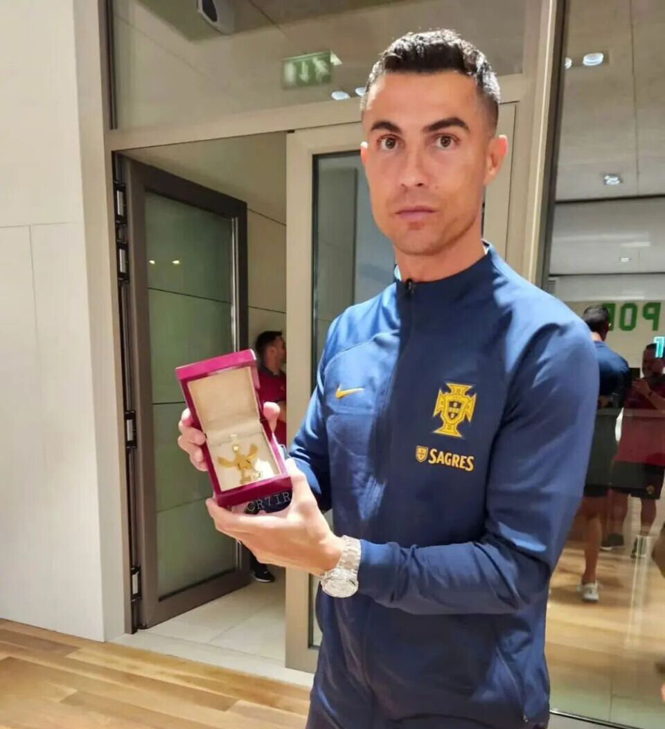 تصاویر | هدیه لاکچری یک ایرانی به رونالدو؛ کریس «ایران» گرفت!