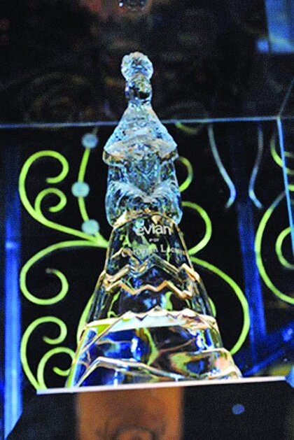 از خواندن این اعداد سرگیجه میگیرید ؛ گرانترینهای دنیا اینجا جمع شده اند | این ساعت ۱۲۵/۰۰۰/۰۰۰/۰۰۰ تومان قیمت دارد | گرانترین موبایل دنیا چند؟