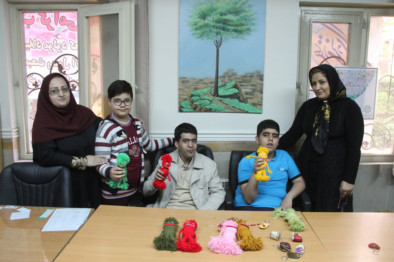 قهرمان محله | من مادر ۲۵۰ فرشتهام