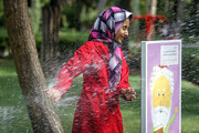 تصاویر | جولان گرما در مشهد با دمای بیش از ۴۰ درجه | واکنش مردم به گرمای شدید مشهد را ببینید