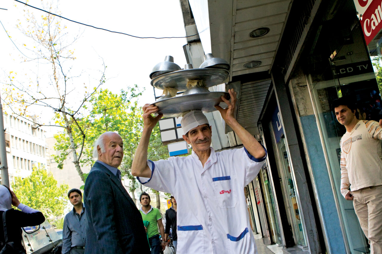 تاریخ پر از شگفتی چلوکباب ؛ از علاقه ناصرالدین شاه به چلوکباب تا تاثیر غذای سنتی ایرانیان بر انقلاب مشروطه!