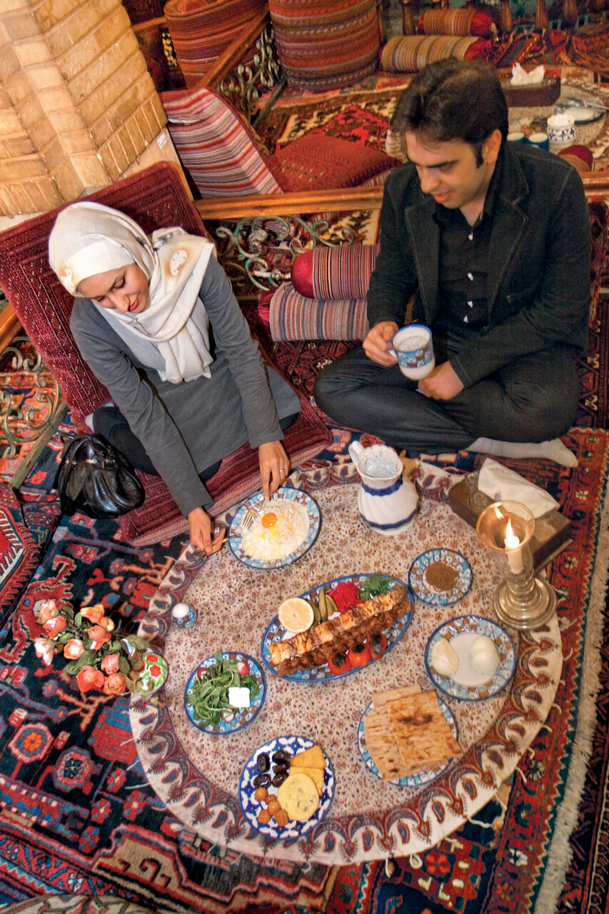 تاریخ پر از شگفتی چلوکباب ؛ از علاقه ناصرالدین شاه به چلوکباب تا تاثیر غذای سنتی ایرانیان بر انقلاب مشروطه!