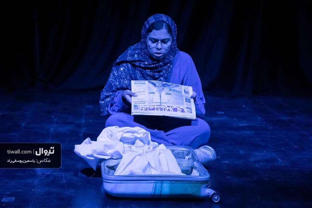 پینتر و مویدالممالک فکری ارشاد روی صحنه