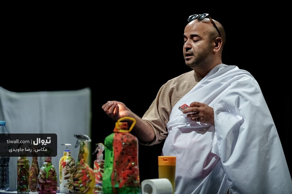 پینتر و مویدالممالک فکری ارشاد روی صحنه