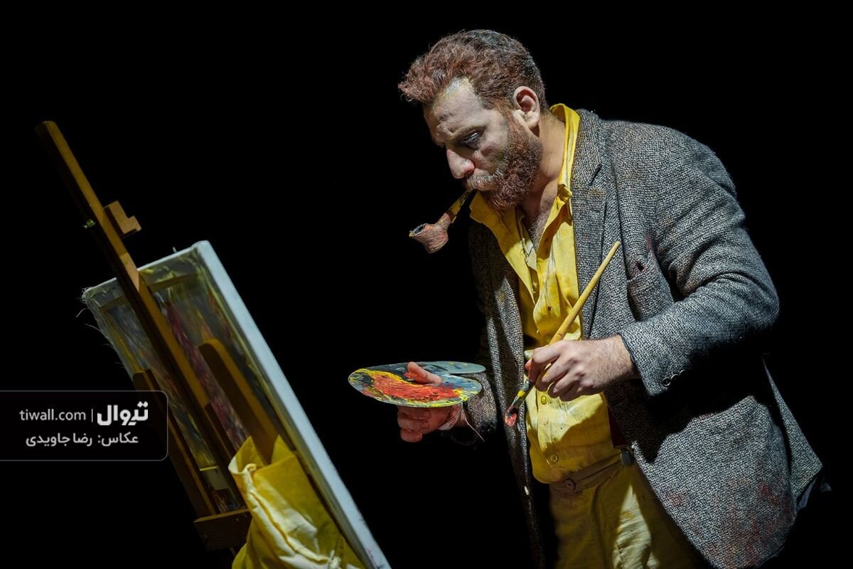 پینتر و مویدالممالک فکری ارشاد روی صحنه