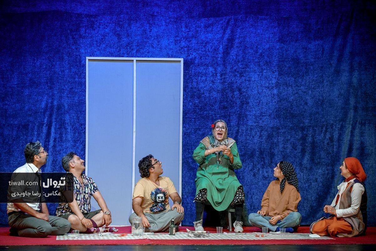 پینتر و مویدالممالک فکری ارشاد روی صحنه