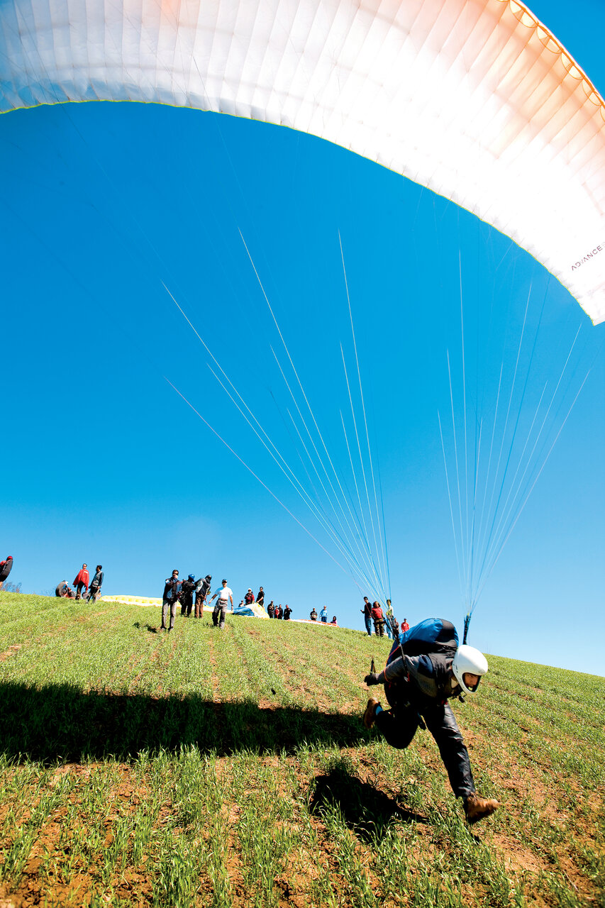 آدرنالین به قیمت جان | سانحه دیدن نویسنده شناخته شده ایرانی بحث ایمنی تجهیزات ورزشهای هوایی را داغ کرد