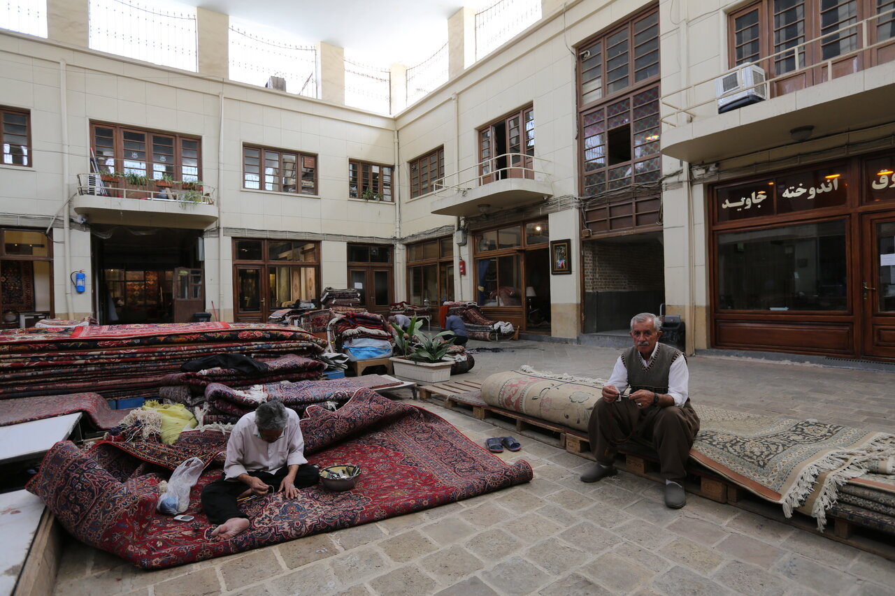 شگفتیهای یک بنای تاریخی در قلب تهران | «ترینهای» بازار بزرگ را بشناسید