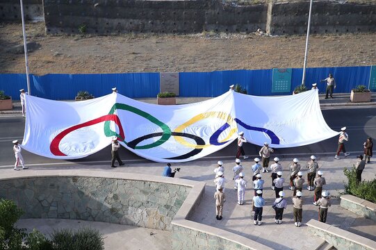 بزرگترین پرچم پنج حلقه «المپیک» در ایران