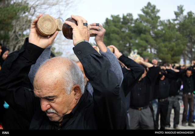 رسوم و آیینهای اختصاصی تهرانیها | سیزی پلو وکوکوسبزی در شب علفه