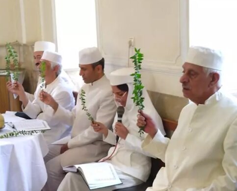 رسوم و آیینهای اختصاصی تهرانیها | سیزی پلو وکوکوسبزی در شب علفه