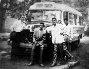 عکس سلفی شمیرانی‌ها با نخستین اتوبوس محله