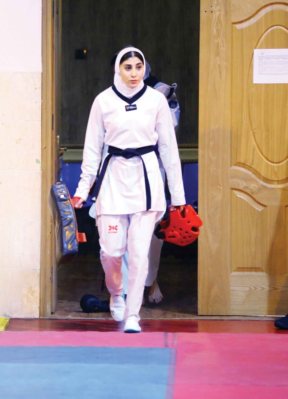 بانوی طلایی ایران؛ اتفاق تلخ را فراموش کردم! | یک سال است در اینستاگرام و فضای مجازی نیستم!