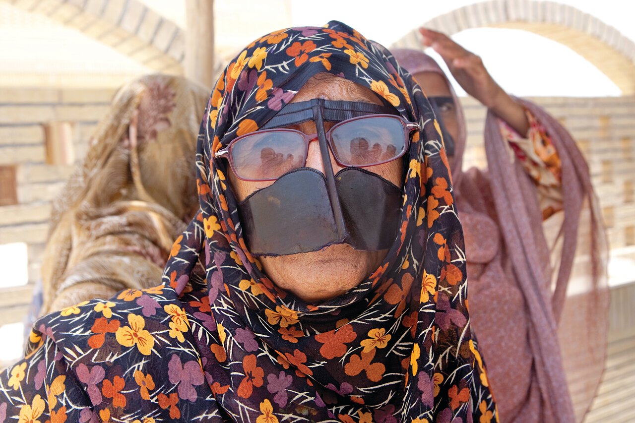 حجاب خاص ایرانیها در مقابل چشمان انگلیسیها