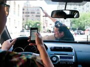 استفاده از موبایل هنگام رانندگی؛ مهم‌ترین عامل تصادفات | زنگ‌ها برای که به صدا در می‌آید؟