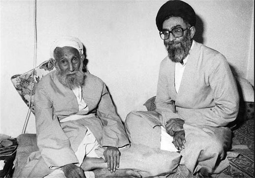 تصاوير کمتر دیده شده از رهبر انقلاب در کنار پدرشان