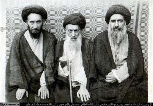 تصاوير کمتر دیده شده از رهبر انقلاب در کنار پدرشان