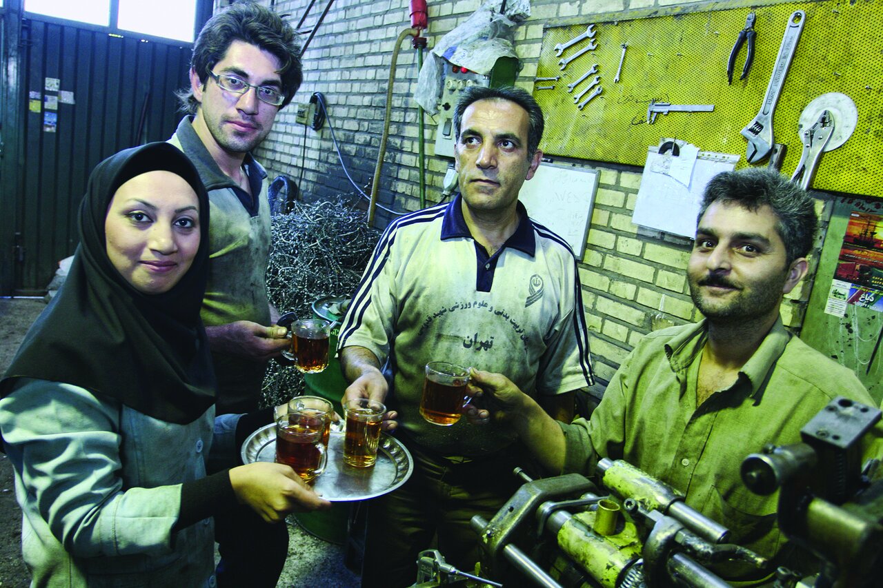 تصاویر | این خانم استاد یک کارگاه تراشکاری است