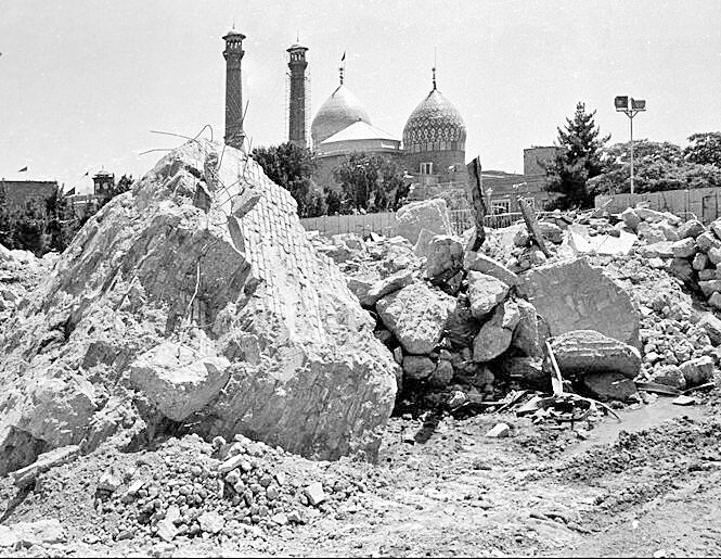 خیابان آرامگاه، محل رویدادهای مهم سیاسی کشور بود