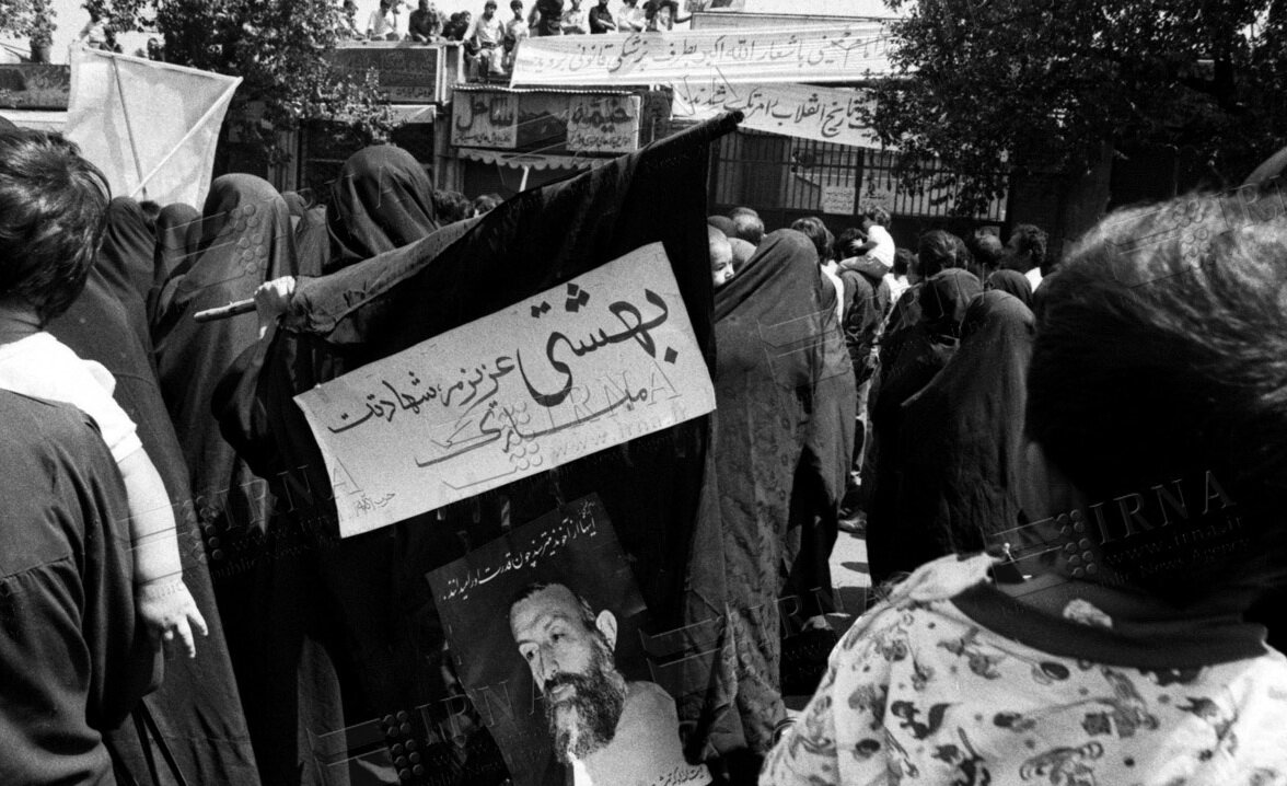 بازخوانی حادثه هفتم تیر و شهادت دکتر بهشتی و یارانش | بمبگذار با موتور گازی فرار کرد!