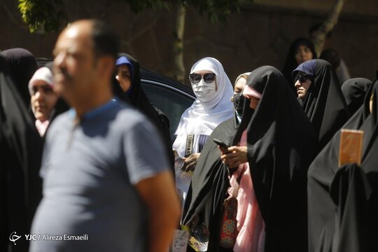 آتش زدن پرچم سوئد در تهران