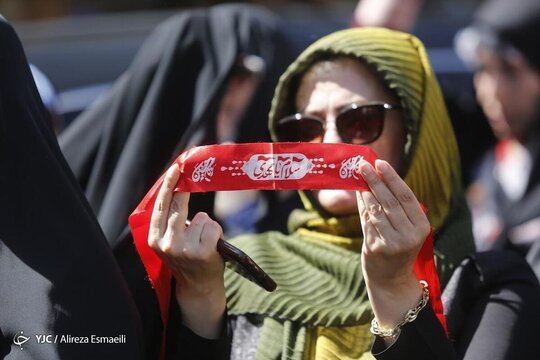 آتش زدن پرچم سوئد در تهران