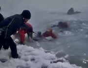 تصاویر شکسته شدن یخ‌ها و افتادن کوهنوردان در دریاچه قله سبلان