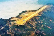 تصاویر دیدنی‌ ساخت فرودگاه روی قله کوه در چین | ارتفاع فرودگاه تا سطح زمین  ۱۸۰۰ متر است