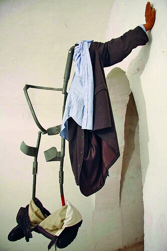 تصاویر | این مرد قدرت معلق ماندن در هوا را دارد