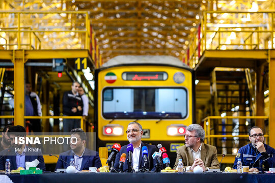 رونمایی از ۶ رام قطار متروی اورهال شده با حضور شهردار تهران