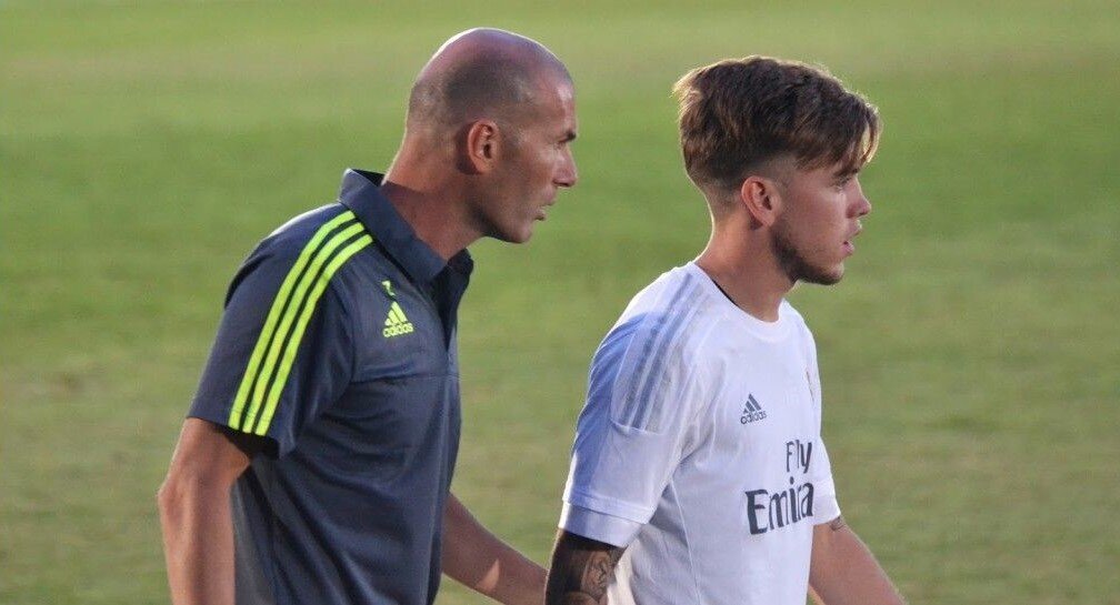 عکس | شاگرد زیدان در راه لیگ ایران! | ستاره لالیگایی سرخپوش میشود!