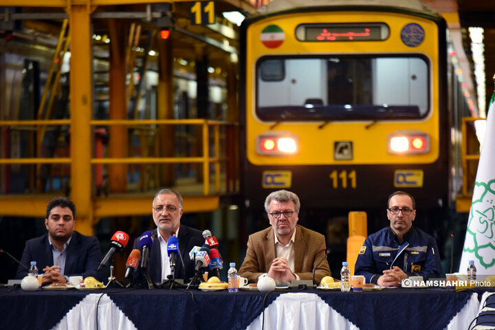 تحویل ۶ رام قطار به خط مترو تهران