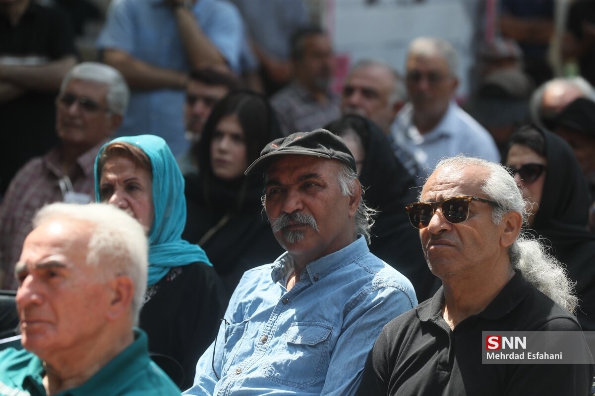 تصاویر چهرههایی که فریماه فرجامی را بدرقه کردند | قربانی زیباییاش شد | او را دوره کردند تا کار به اینجا برسد