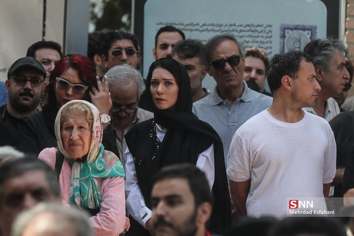 تصاویر چهرههایی که فریماه فرجامی را بدرقه کردند | قربانی زیباییاش شد | او را دوره کردند تا کار به اینجا برسد