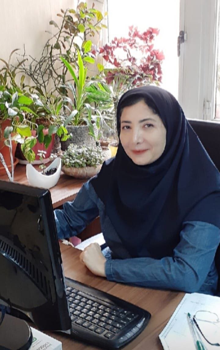دکتر آنژیلا عطایی پیرکوه، دانشیار ویروس شناسی دانشگاه علوم پزشکی ایران