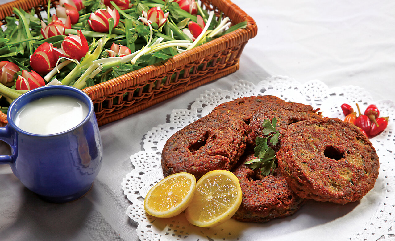 یک صبح تا شام با غذاهای قجری؛ سفری به طعم های اصیل ایران | به همراه طرز تهیه چند غذای قجری