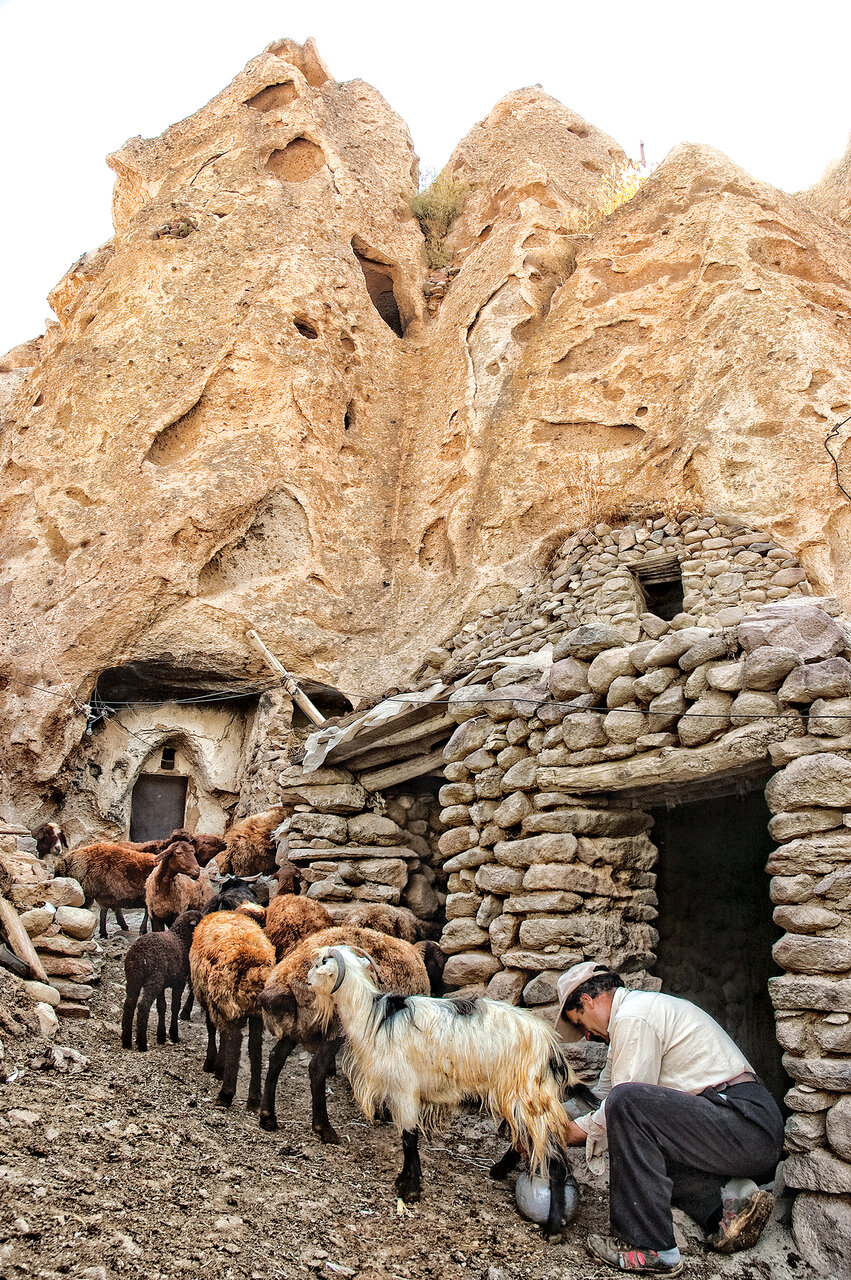 تجربه غارنشینی در ایران ؛ تنها روستای صخره‌ای جهان که هنوز مسکونی است