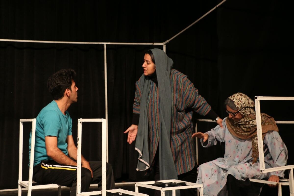 از مغازه خودکشی در رشت تا اولدسیتی اراک| خارج از پایتخت در تئاتر چه خبر است؟