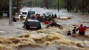 ببینید | غرق شدن خودروها به همراه راننده در سیل اسپانیا