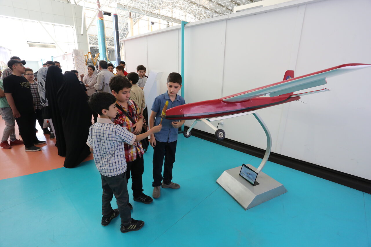 گزارش تصویری | دستاوردهای غرورآفرین | از موشکهای دوربرد تا پهپادهای رادارگریز