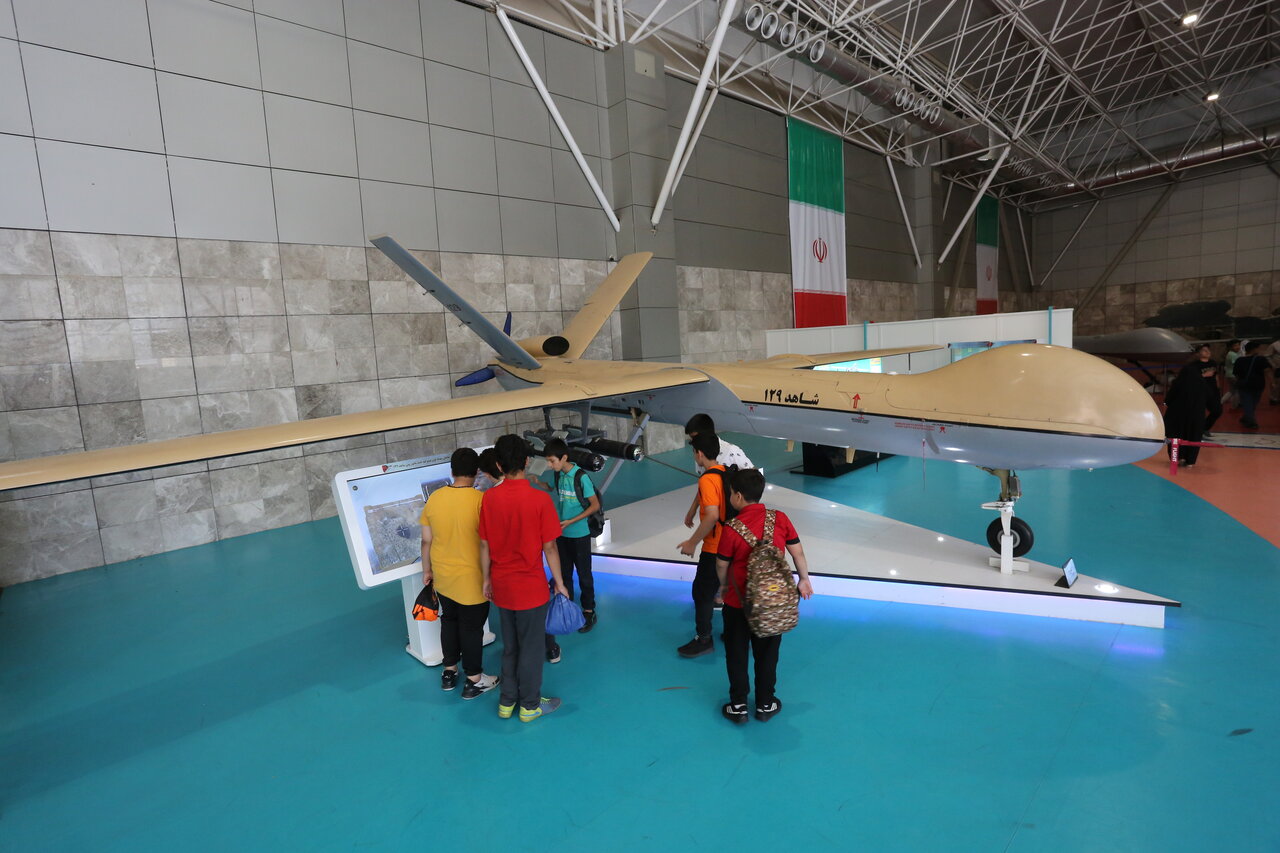گزارش تصویری | دستاوردهای غرورآفرین | از موشکهای دوربرد تا پهپادهای رادارگریز