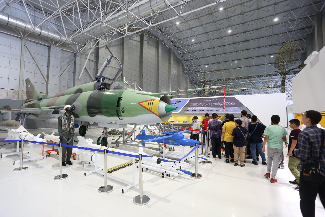 گزارش تصویری | دستاوردهای غرورآفرین | از موشکهای دوربرد تا پهپادهای رادارگریز
