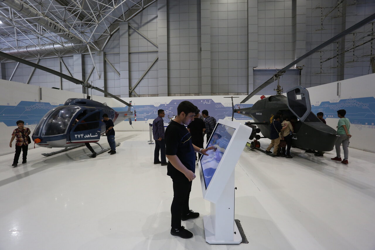 گزارش تصویری | دستاوردهای غرورآفرین | از موشکهای دوربرد تا پهپادهای رادارگریز