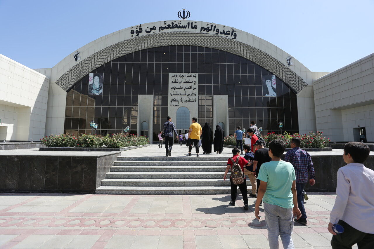 گزارش تصویری | دستاوردهای غرورآفرین | از موشکهای دوربرد تا پهپادهای رادارگریز