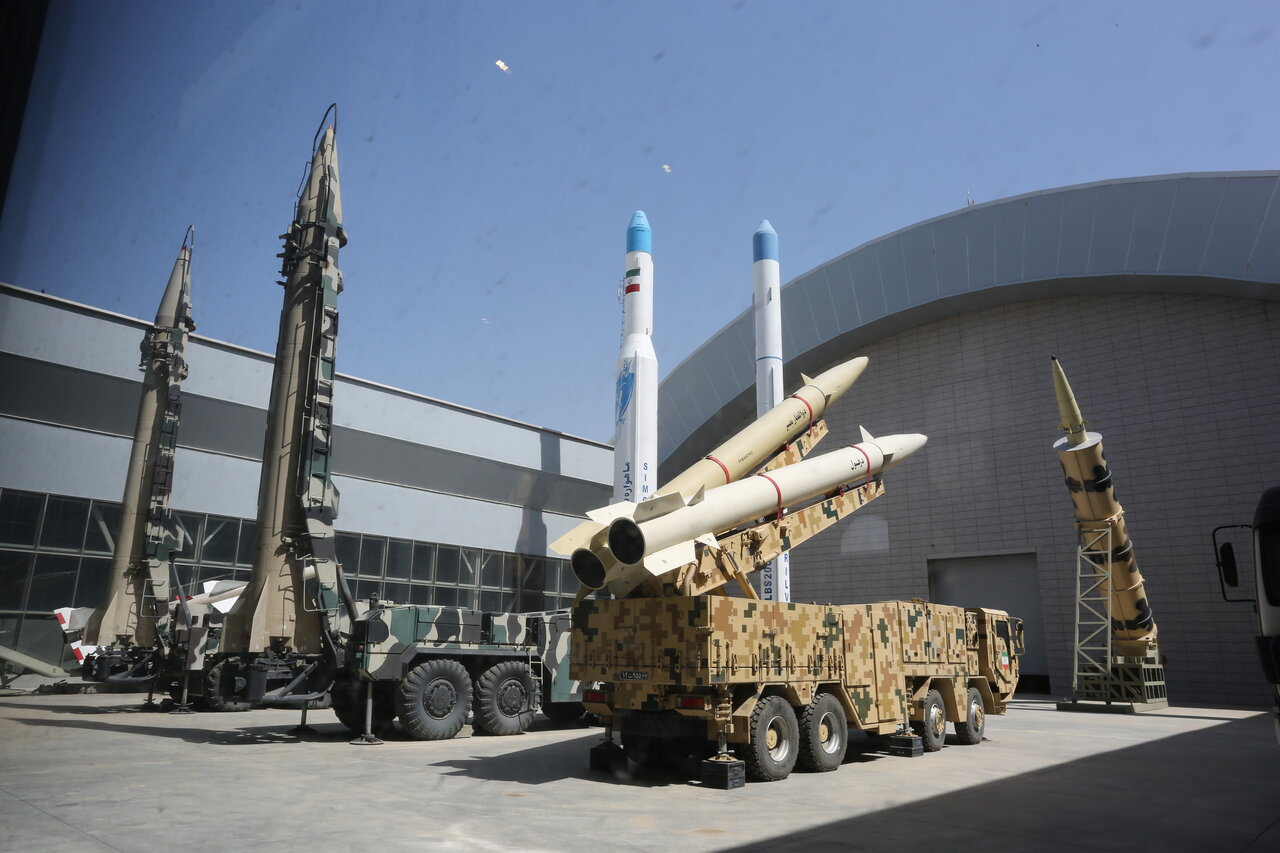 گزارش تصویری | دستاوردهای غرورآفرین | از موشکهای دوربرد تا پهپادهای رادارگریز